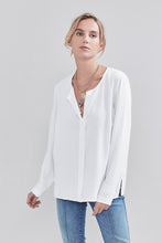 Load image into Gallery viewer, BLOUSE WITH FRONT PLEAT 44 / WHITE