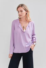 Load image into Gallery viewer, Blouse with front pleat 48 / LAVENDER