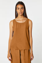 Load image into Gallery viewer, BASIC SLEEVELESS TOP IN CRÊPE DE CHINE