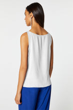 Load image into Gallery viewer, BASIC SLEEVELESS TOP IN CRÊPE DE CHINE