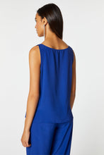 Load image into Gallery viewer, BASIC SLEEVELESS TOP IN CRÊPE DE CHINE
