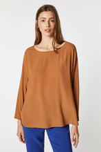 Load image into Gallery viewer, CREW NECK BLOUSE IN CREPE DE CHINE