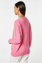 Load image into Gallery viewer, BOXY CREW-NECK JUMPER IN CHUNKY CASHMERE