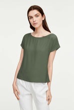 Load image into Gallery viewer, CROPPED T-SHIRT IN CRÊPE DE CHINE