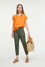 Load image into Gallery viewer, CROPPED T-SHIRT IN CRÊPE DE CHINE