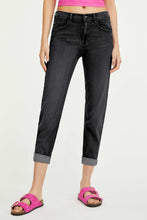 Load image into Gallery viewer, BLACK DENIM BOYFRIEND JEANS