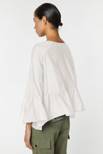 Load image into Gallery viewer, BLOUSE IN SILK/COTTON MUSLIN WITH A SCOOP NECK AND MAXI FRILLS