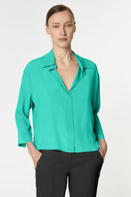 Load image into Gallery viewer, BOXY V-NECK COLLARED SHIRT IN CRÊPE DE CHINE WITH Ÿ SLEEVES
