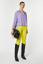 Load image into Gallery viewer, BOXY V-NECK COLLARED SHIRT IN CRÊPE DE CHINE WITH Ÿ SLEEVES