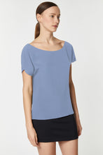 Load image into Gallery viewer, CROPPED T-SHIRT IN CRÊPE DE CHINE