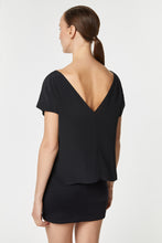 Load image into Gallery viewer, CROPPED T-SHIRT IN CRÊPE DE CHINE