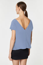 Load image into Gallery viewer, CROPPED T-SHIRT IN CRÊPE DE CHINE