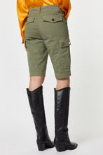 Load image into Gallery viewer, CARGO SHORTS IN DENIM-LOOK STRETCHY COTTON GABERDINE
