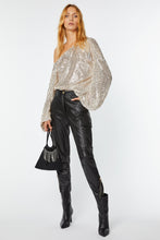 Load image into Gallery viewer, CARGO PANTS IN FAUX LEATHER