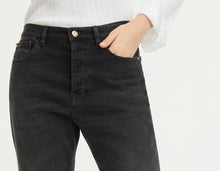 Load image into Gallery viewer, BLACK DENIM ROLLED-CUFF JEANS
