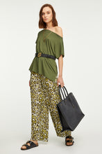 Load image into Gallery viewer, BOXY T-SHIRT IN JERSEY