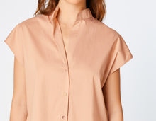Load image into Gallery viewer, BOXY SLEEVELESS SHIRT IN STRETCHY COTTON POPLIN WITH MANDARIN COLLAR