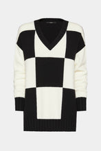 Load image into Gallery viewer, CHUNKY WOOL V-NECK SWEATER WITH CHEQUERBOARD PATTERN
