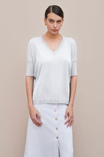 Load image into Gallery viewer, COTTON V-NECK TOP WITH THREE QUARTER SLEEVES

