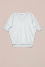 Load image into Gallery viewer, COTTON V-NECK TOP WITH THREE QUARTER SLEEVES

