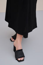 Load image into Gallery viewer, FRINGED RAFFIA SANDALS WITH BLOCK HEELS
