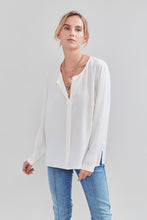 Load image into Gallery viewer, Blouse with front pleat 38 / VANILLA
