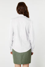 Load image into Gallery viewer, BASIC STRETCHY POPLIN SHIRT WITH PEARL BUTTONS

