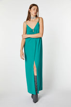 Load image into Gallery viewer, CREPE DE CHINE MAXI DRESS WITH METAL CLIP IN THE MIDDLE

