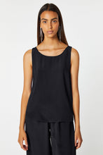 Load image into Gallery viewer, BASIC SLEEVELESS TOP IN CRÊPE DE CHINE
