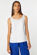 Load image into Gallery viewer, BASIC SLEEVELESS TOP IN CRÊPE DE CHINE
