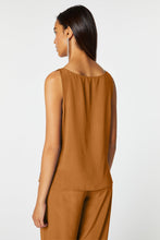 Load image into Gallery viewer, BASIC SLEEVELESS TOP IN CRÊPE DE CHINE
