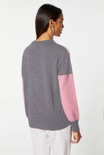 Load image into Gallery viewer, CHUNKY KNIT CREW-NECK SWEATER WITH COLOR-BLOCK DETAILS
