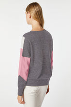 Load image into Gallery viewer, CHUNKY KNIT SWEATER WITH DEEP V NECK AND COLOR-BLOCK DETAILS
