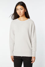 Load image into Gallery viewer, CHUNKY KNIT CREW-NECK SWEATER
