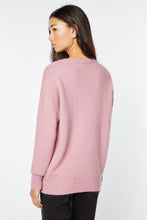 Load image into Gallery viewer, CHUNKY KNIT CREW-NECK SWEATER
