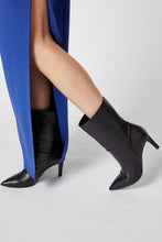 Load image into Gallery viewer, BOOTS WITH ABOVE THE ANKLE WITH A TAPERED TOE AND THIN HEEL

