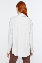 Load image into Gallery viewer, CRÊPE DE CHINE V-NECK LOOSE SHIRT
