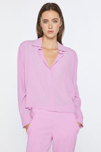 Load image into Gallery viewer, CRÊPE DE CHINE V-NECK BOXY SHIRT
