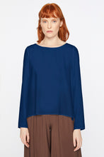 Load image into Gallery viewer, CRÊPE DE CHINE ROUND-NECK TOP
