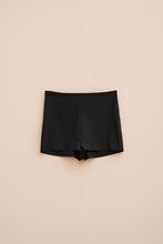 Load image into Gallery viewer, HIGH-WAISTED SHORTS IN STRETCHY VISCOSE CREPE
