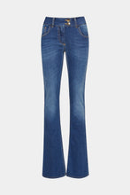 Load image into Gallery viewer, BOOTCUT JEANS IN MEDIUM-WASH STRETCH DENIM
