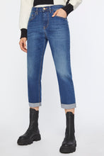 Load image into Gallery viewer, BOYFRIEND JEANS IN MEDIUM-WASH STRETCH DENIM WITH TURN-UPS 
