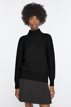 Load image into Gallery viewer, CHUNKY WOOL TURTLENECK SWEATER 
