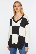 Load image into Gallery viewer, CHUNKY WOOL V-NECK SWEATER WITH CHEQUERBOARD PATTERN
