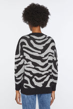 Load image into Gallery viewer, CHUNKY WOOL V-NECK SWEATER WITH METALLIC ANIMAL PATTERN
