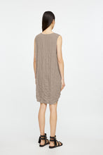 Load image into Gallery viewer, CRINKLE CREPE TUNIC 38 / CLAY
