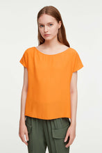 Load image into Gallery viewer, CROPPED T-SHIRT IN CRÊPE DE CHINE
