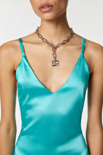 Load image into Gallery viewer, CREWNECK NECKLACE WITH CARABINER CLOSURE AND CG LOGO
