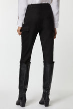 Load image into Gallery viewer, CARGO PANTS IN STRETCHY LINEN
