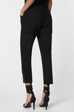 Load image into Gallery viewer, ANKLE ZIPPER CARGO PANTS IN STRETCHY VISCOSE CRÊPE
